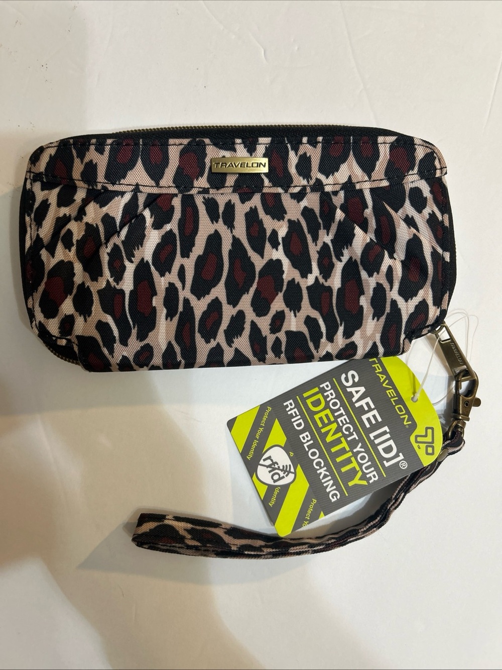 NWT Travelon RFID Blocking Wallet  Zip Around Leopard Print Wristlet
